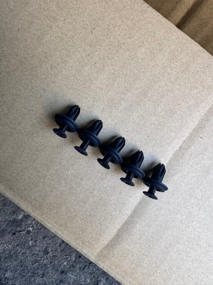 TOYOTA 60プリウス　モデリスタ　右サイドガーニッシュ