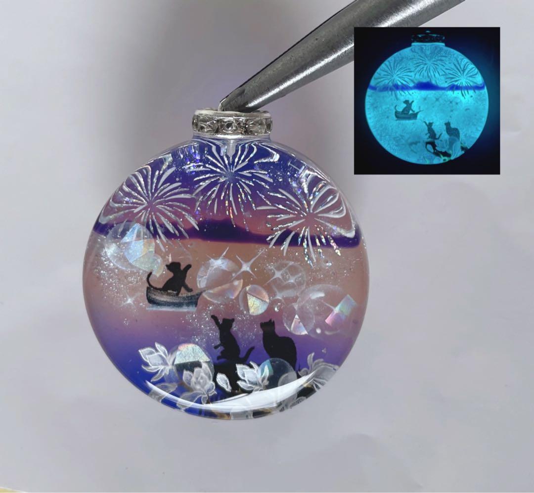 すず☆らん/森のお城と親子鹿　蓄光　オルゴナイトキーホルダー