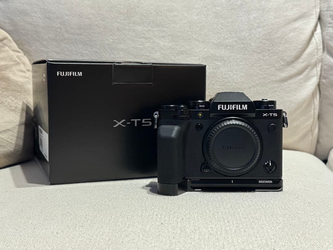 Fujifilm X-T5 ミラーレス一眼 本体(おまけ付き)