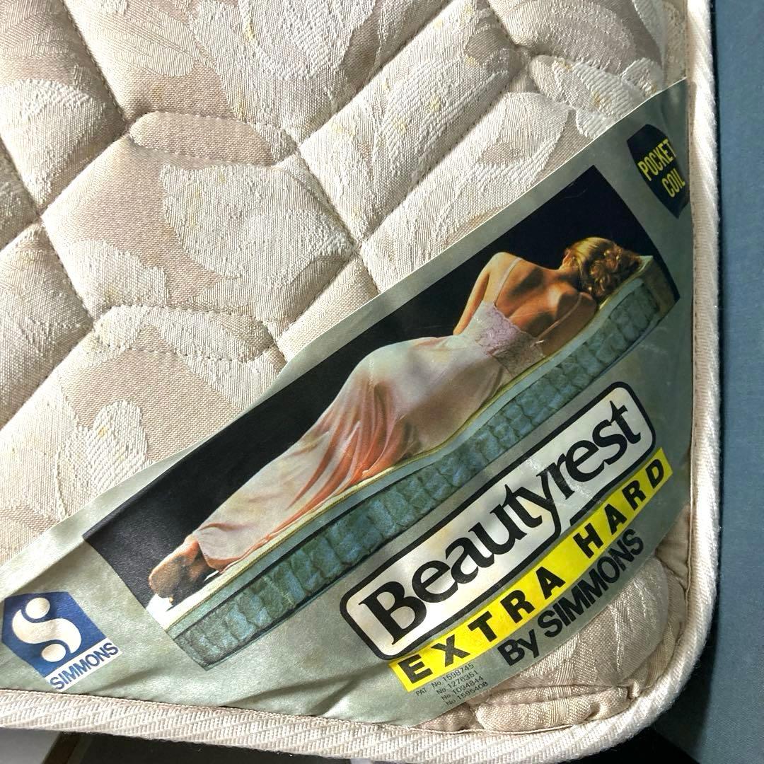 シモンズ　ダブルベッド　ポケットコイルマットレスとフレーム