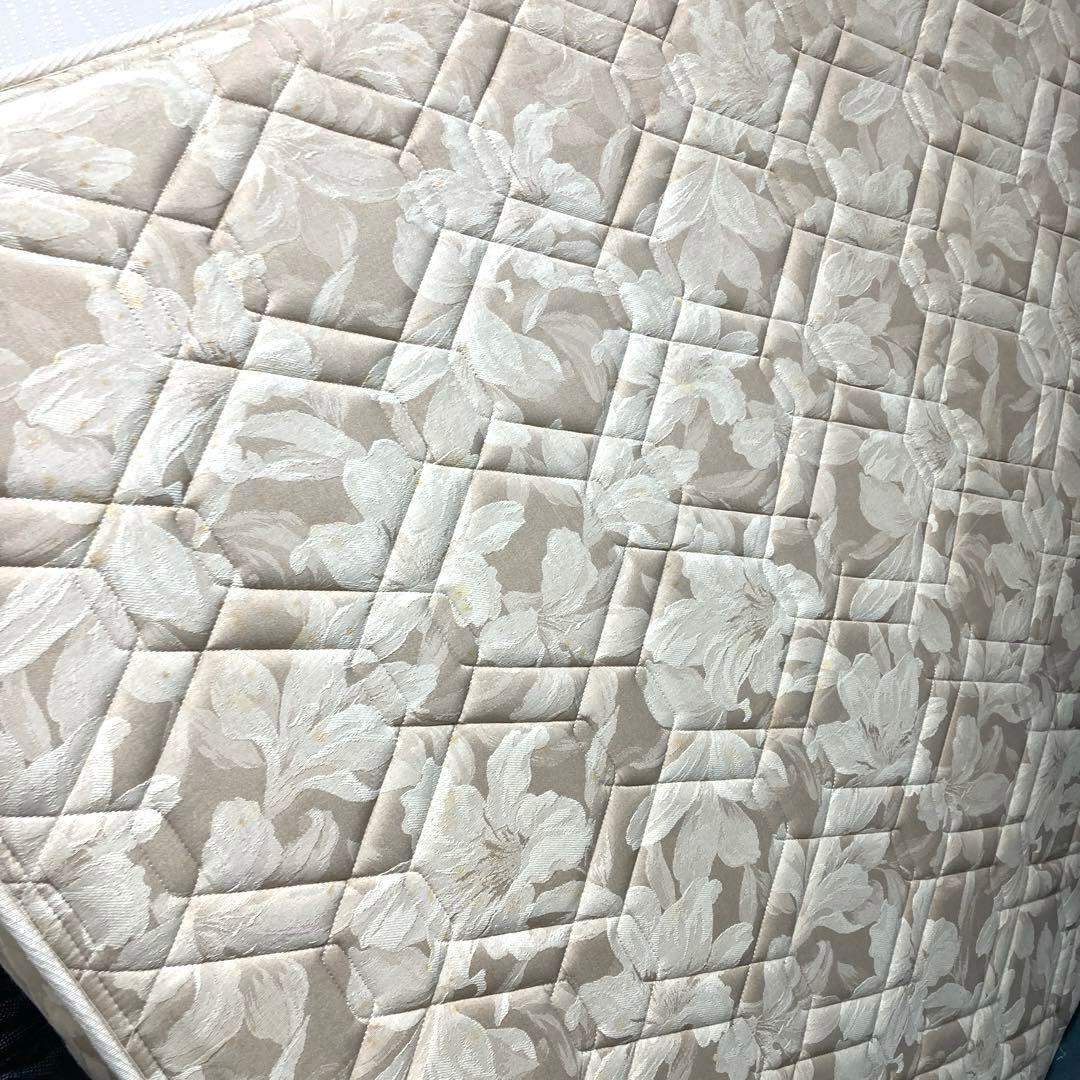 シモンズ　ダブルベッド　ポケットコイルマットレスとフレーム