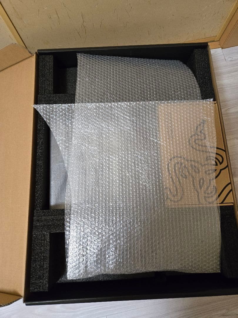 Razer Raptor 27 ゲーミングモニター 本体