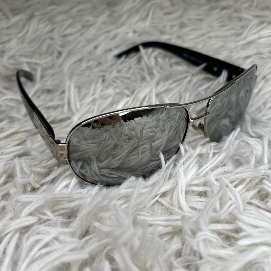GUCCI ミラー　鏡　サングラス メガネ　ロゴ　グッチ