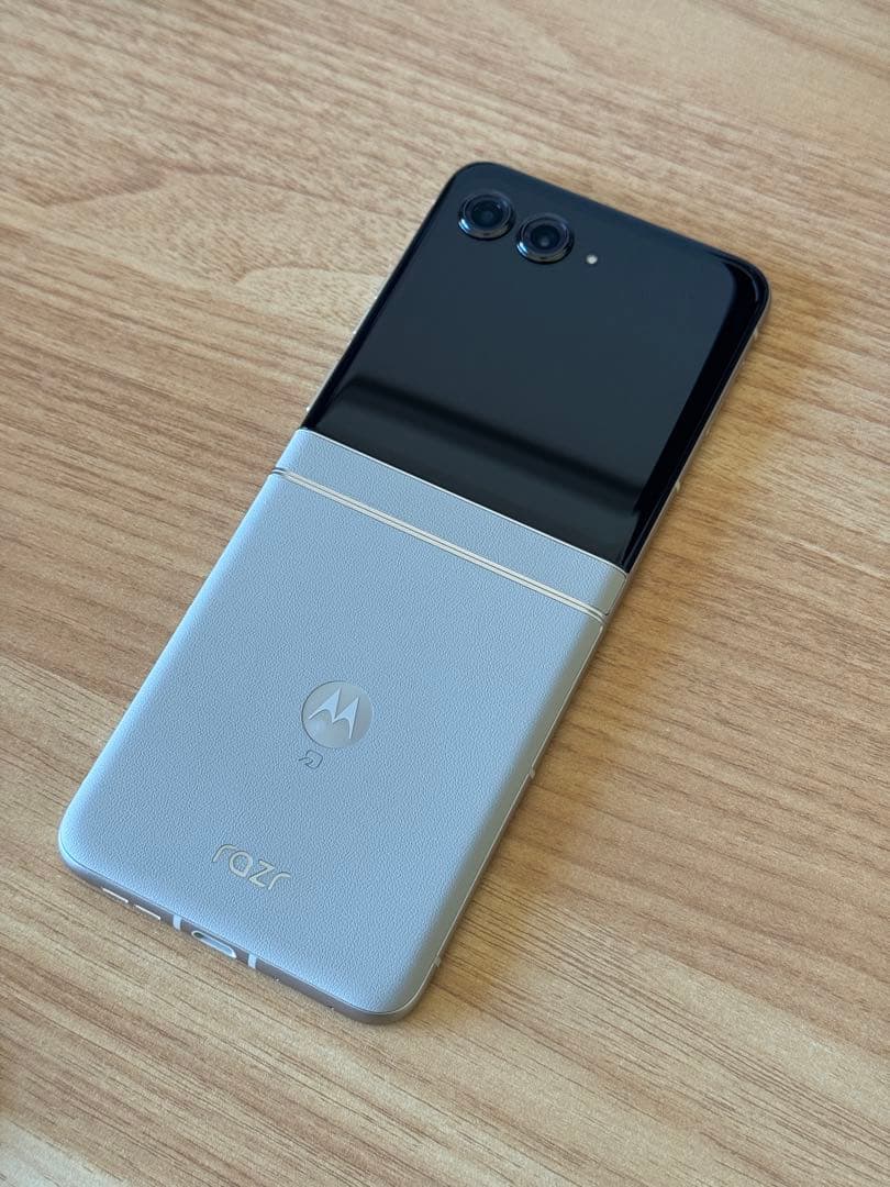 Motorola razr 50 512GB サンドクリーム ケース付き