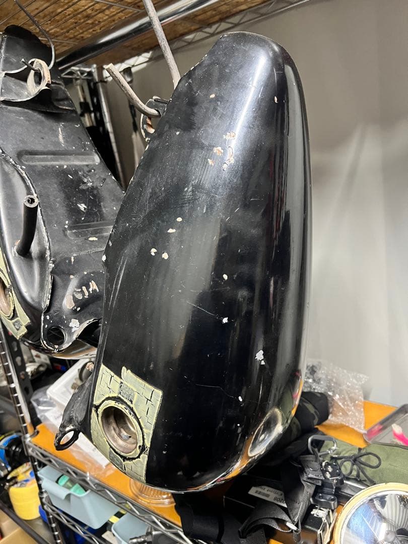 ハーレー分割タンク　小傷あり大きな凹みなしサビなしショベル　パン　ナックル　エボ