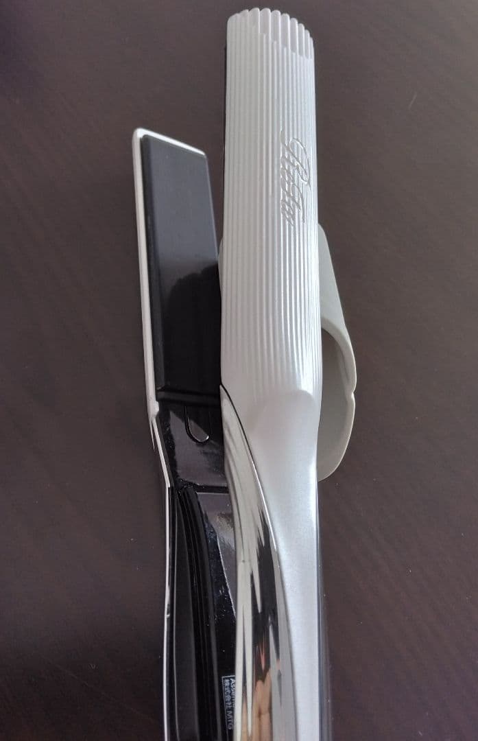 箱無千円引き　リファビューテック　ストレートアイロン　ReFa RE-AC02A