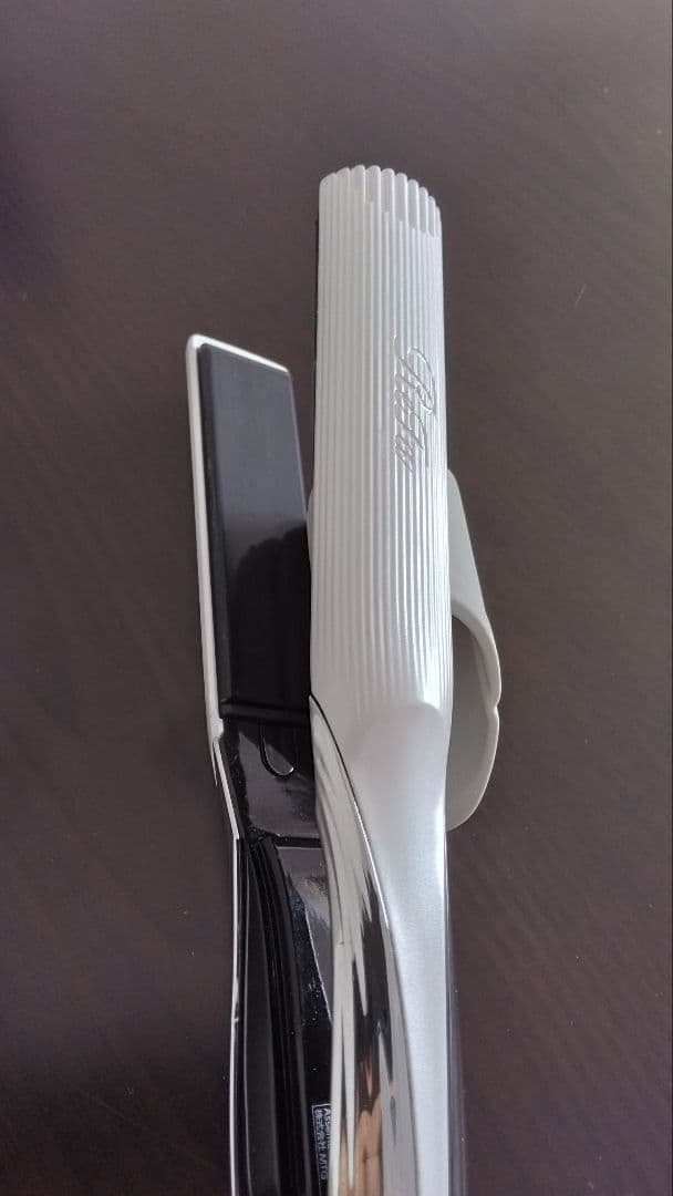 箱無千円引き　リファビューテック　ストレートアイロン　ReFa RE-AC02A