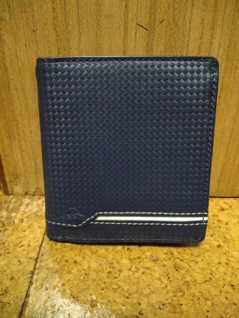 KUSHITANI クシタニ　ファスナー付き財布　P-4323 カーボンネイビー