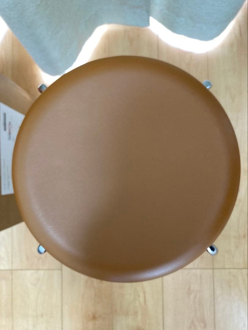 フリッツハンセン　ドットスツール　ワイルドレザー　ウォルナット