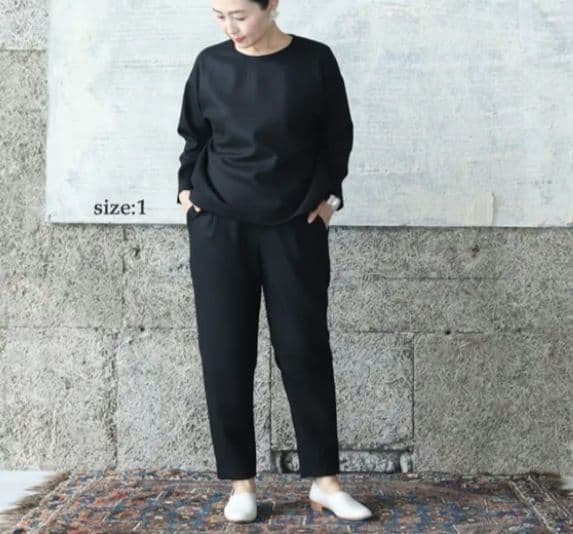 美品evam eva【定価2.5万】ブラックタックパンツ