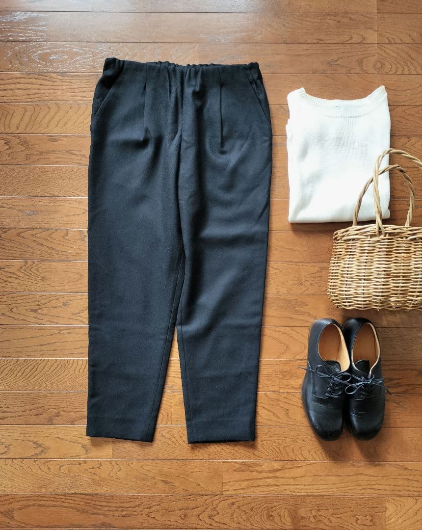 美品evam eva【定価2.5万】ブラックタックパンツ