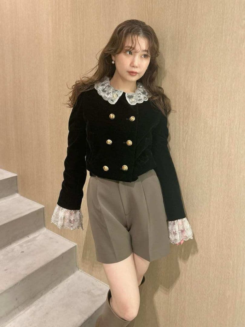 LILY BROWN（リリー ブラウン）スカラップビジューアタッチドジャケット