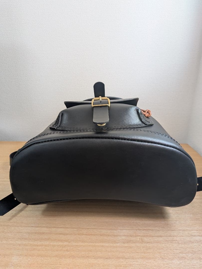 【美品】HERZ　迫力のWポケットリュック(R-9)　オールレザー　ヘルツ