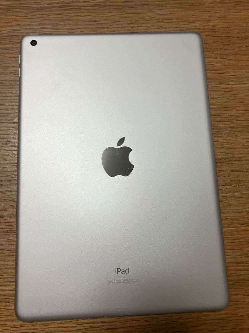 Apple iPad (第8世代) シルバー 32GB Wi-Fiモデル
