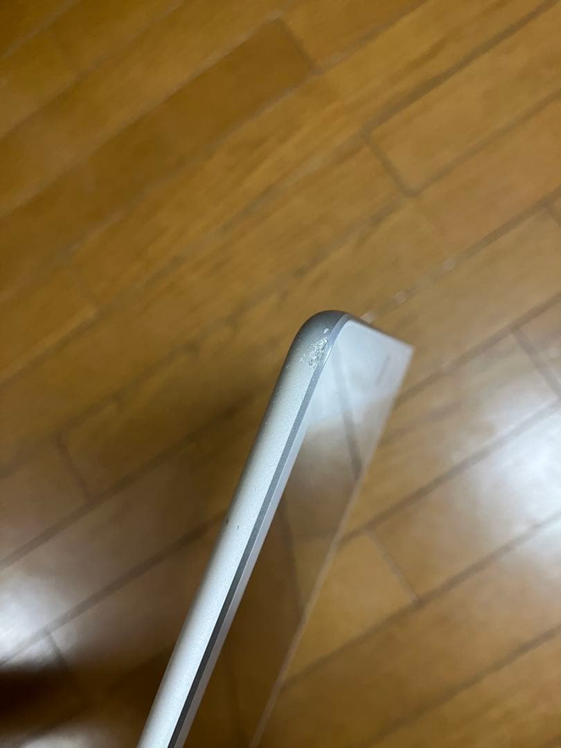 Apple iPad (第8世代) シルバー 32GB Wi-Fiモデル