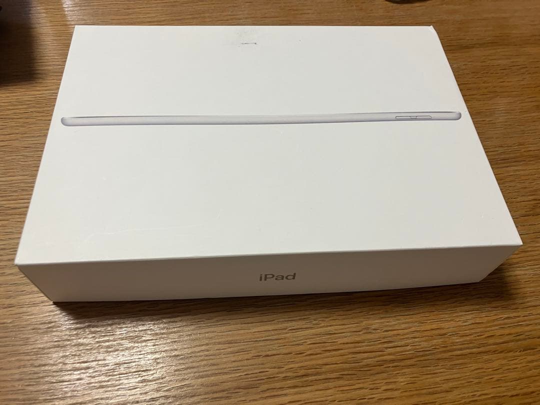 Apple iPad (第8世代) シルバー 32GB Wi-Fiモデル