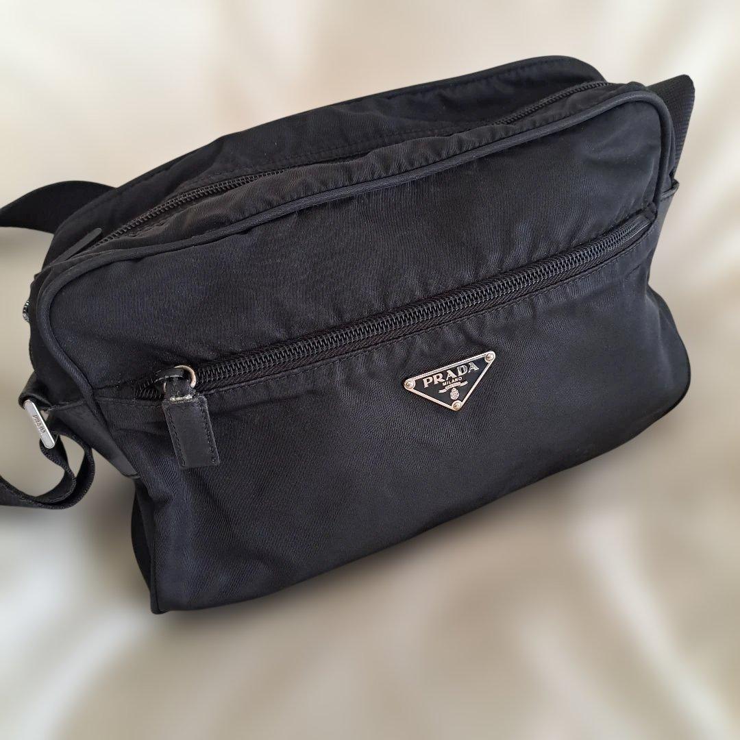 PRADA ブラック ショルダーバッグ