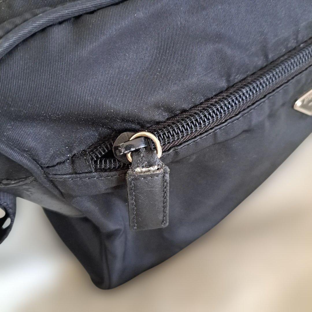 PRADA ブラック ショルダーバッグ