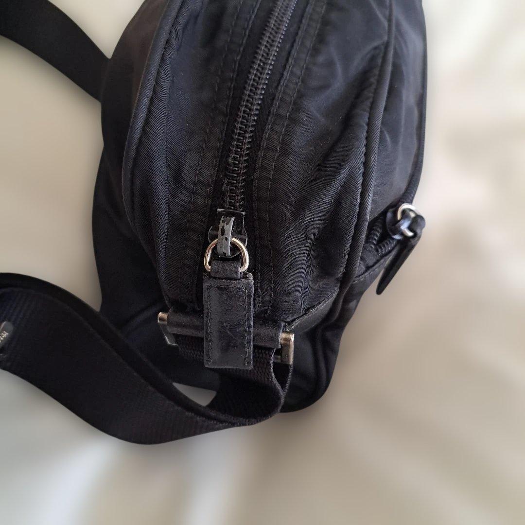 PRADA ブラック ショルダーバッグ