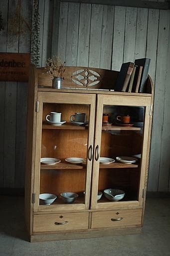 古い木枠のガラス戸棚　引き出し2杯　食器棚　水屋　キャビネット　古家具　古民家