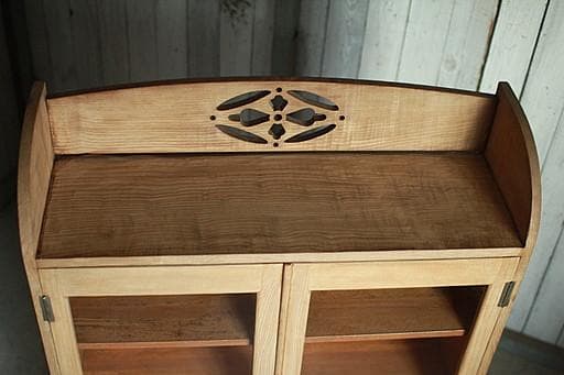 古い木枠のガラス戸棚　引き出し2杯　食器棚　水屋　キャビネット　古家具　古民家