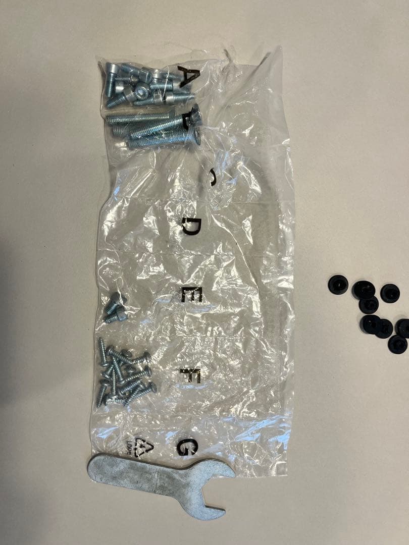 FLEXISPOT電動式スタンディングデスク　E1EB