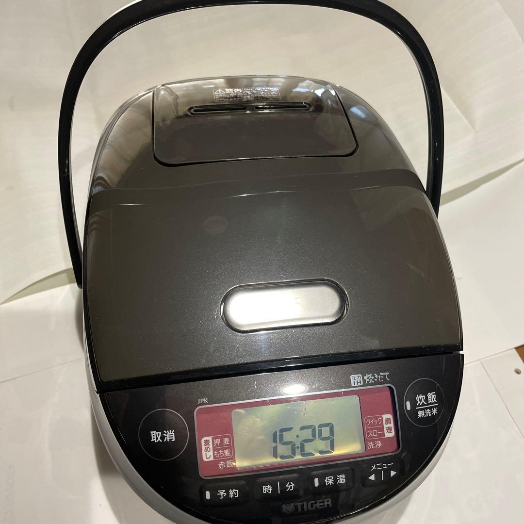 タイガー炊飯器　５.５合 土鍋コーティング圧力IH炊飯ジャー\"炊きたて\"