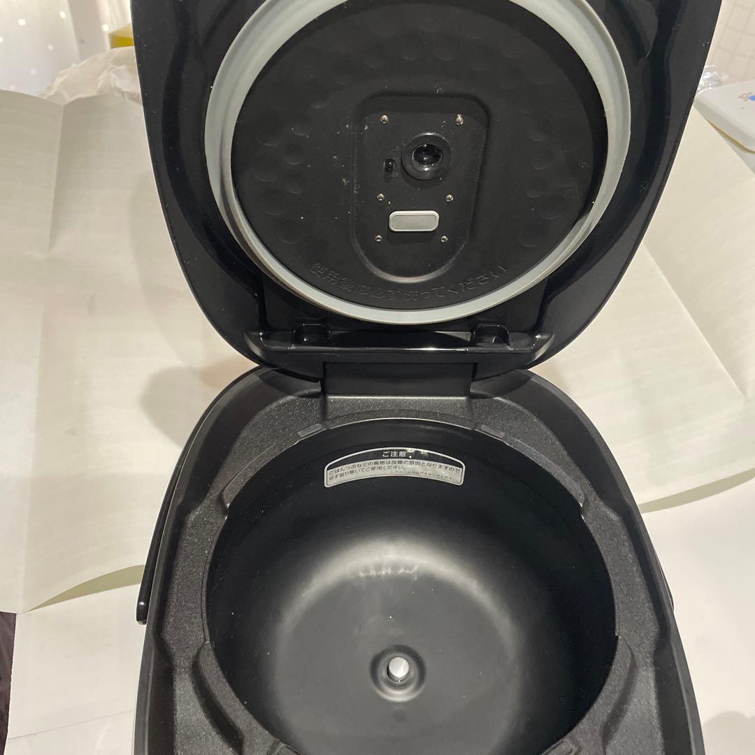 タイガー炊飯器　５.５合 土鍋コーティング圧力IH炊飯ジャー\"炊きたて\"