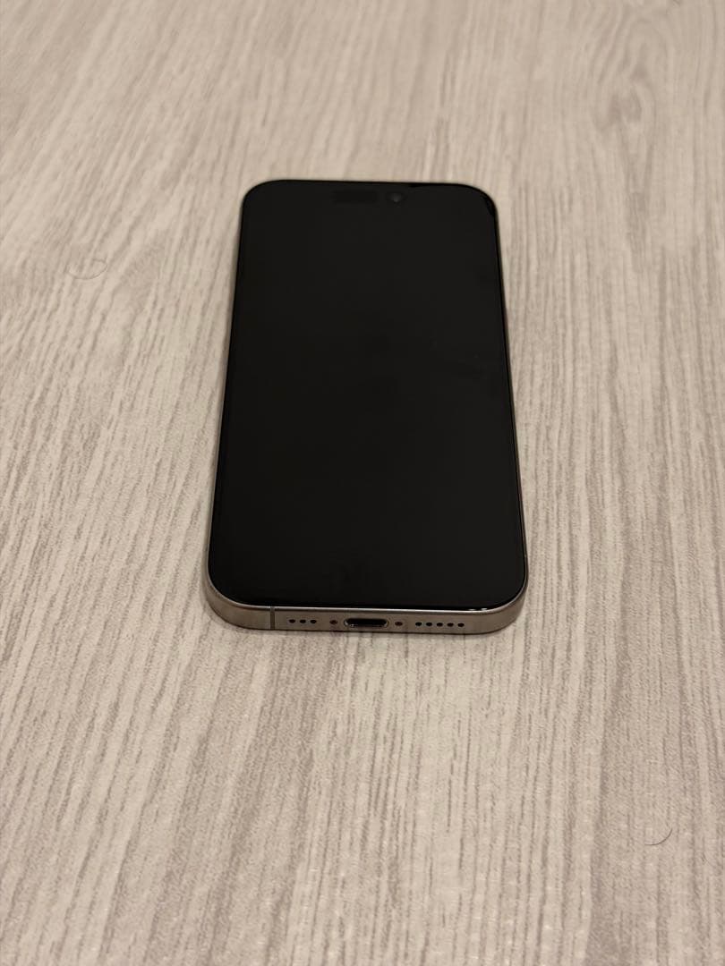 【超美品】香港版iPhone15Pro256GBバッテリー86%