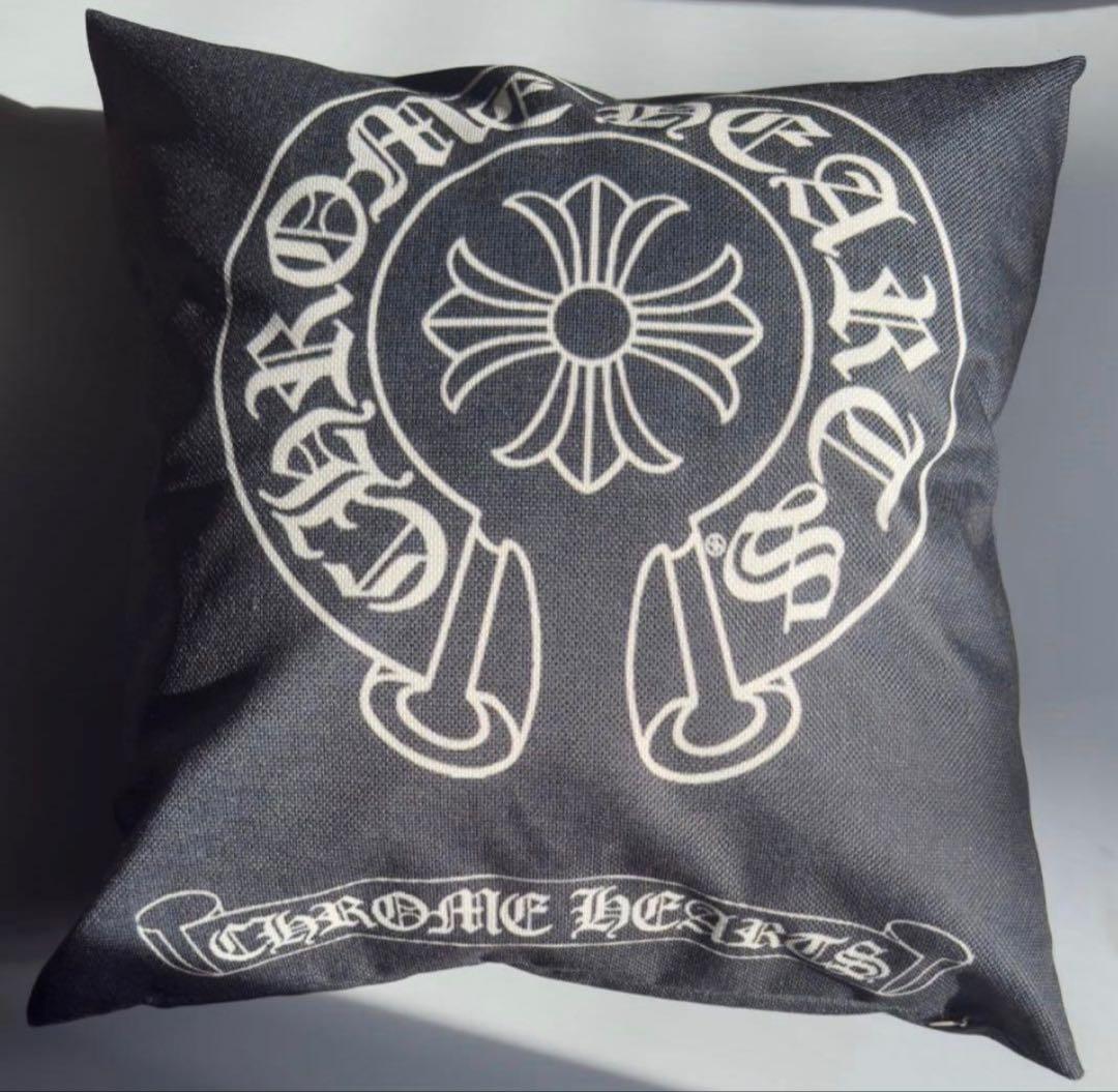 アキ　クロムハーツ　ホースシューとプラスロゴクッションカバー新品　3個