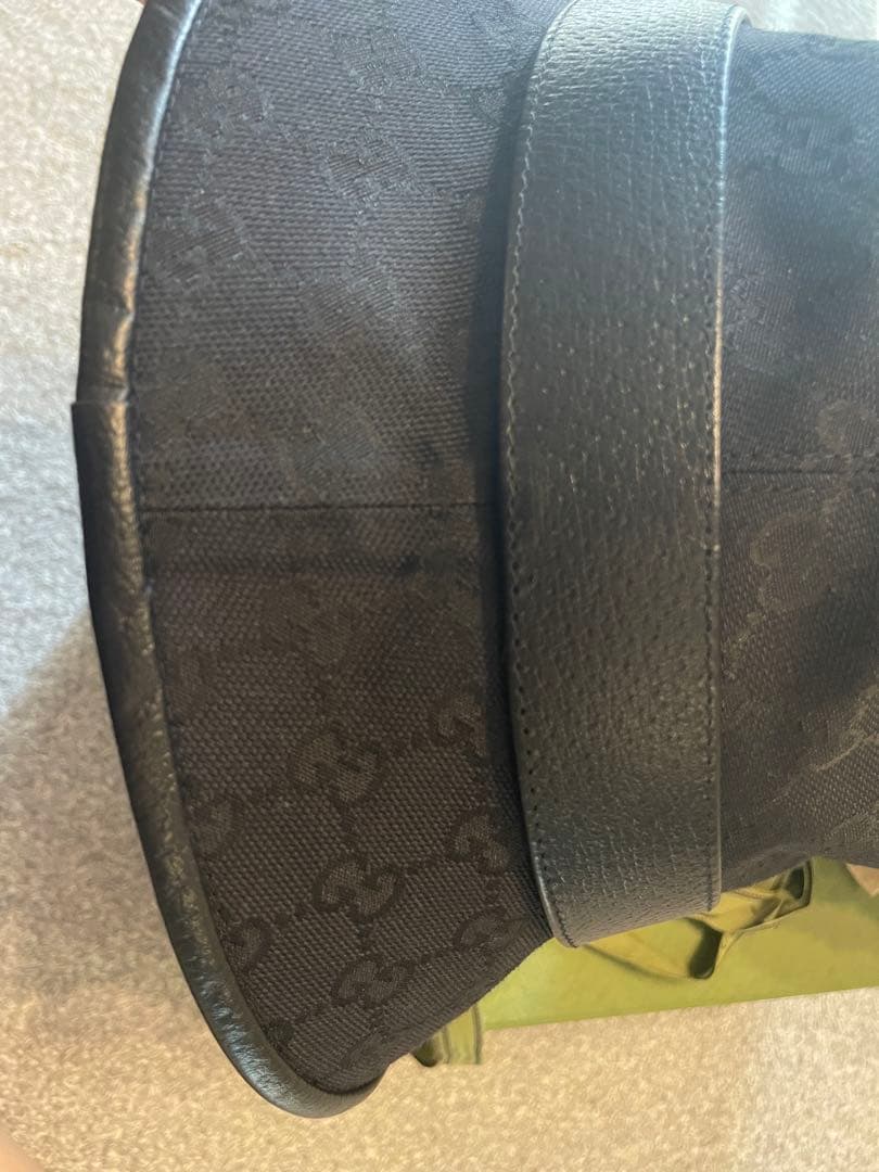 GUCCI ブラック キャンバスバケットハット GGロゴ