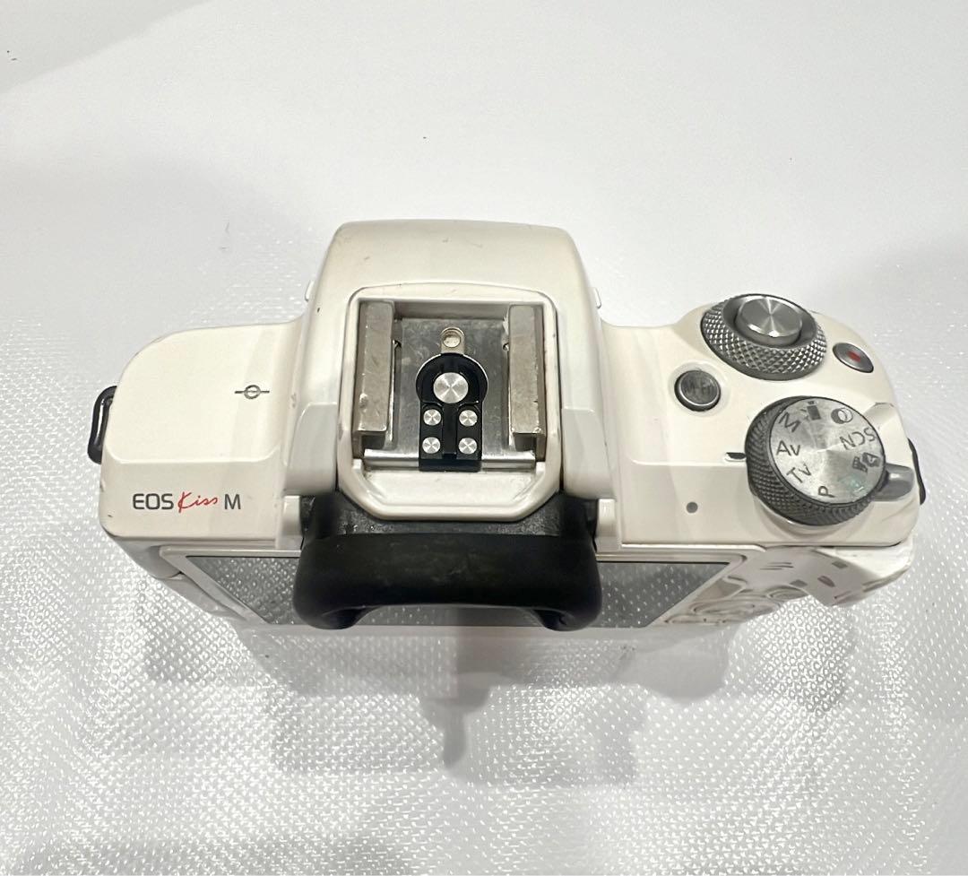 【ジャンク品】Canon EOS Kiss M 難あり　キャノン　ミラーレス