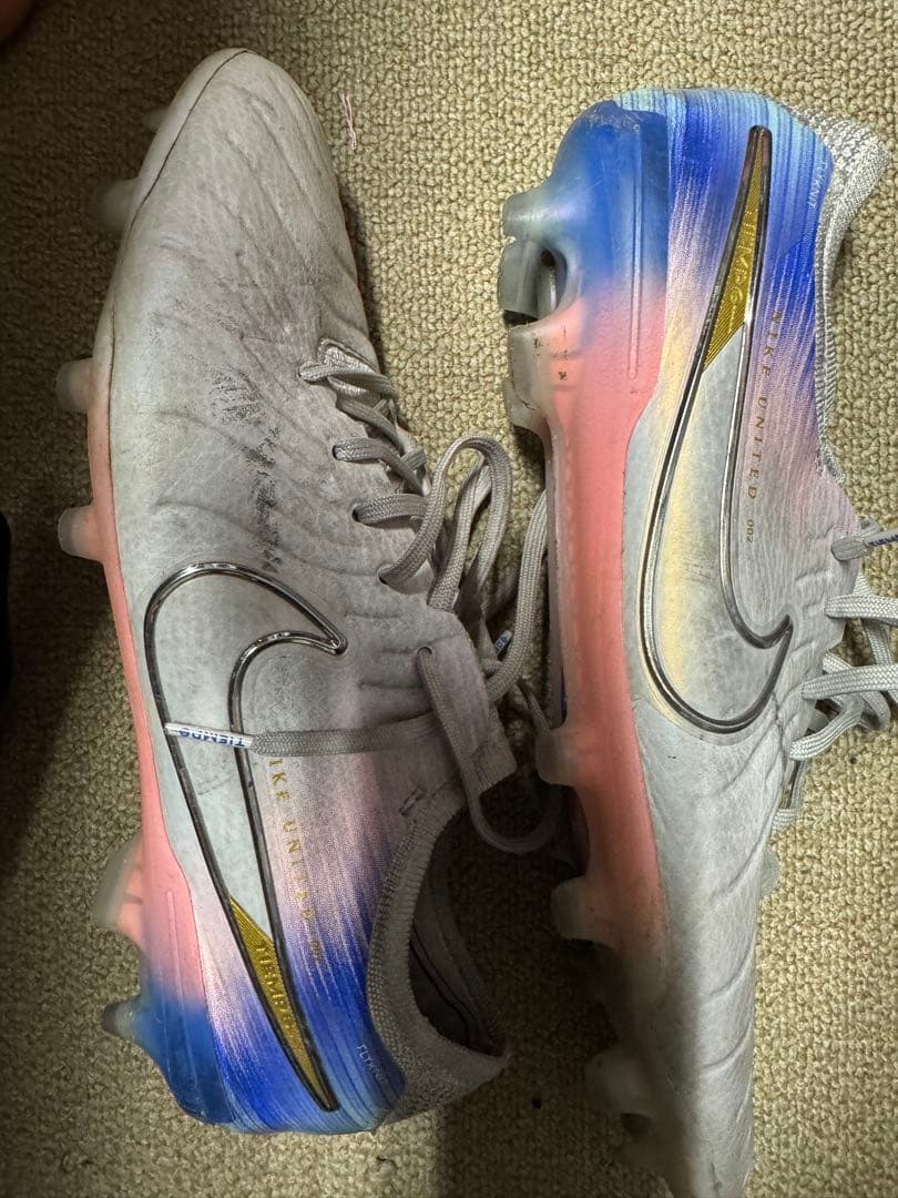 Nike サッカーティエンポ