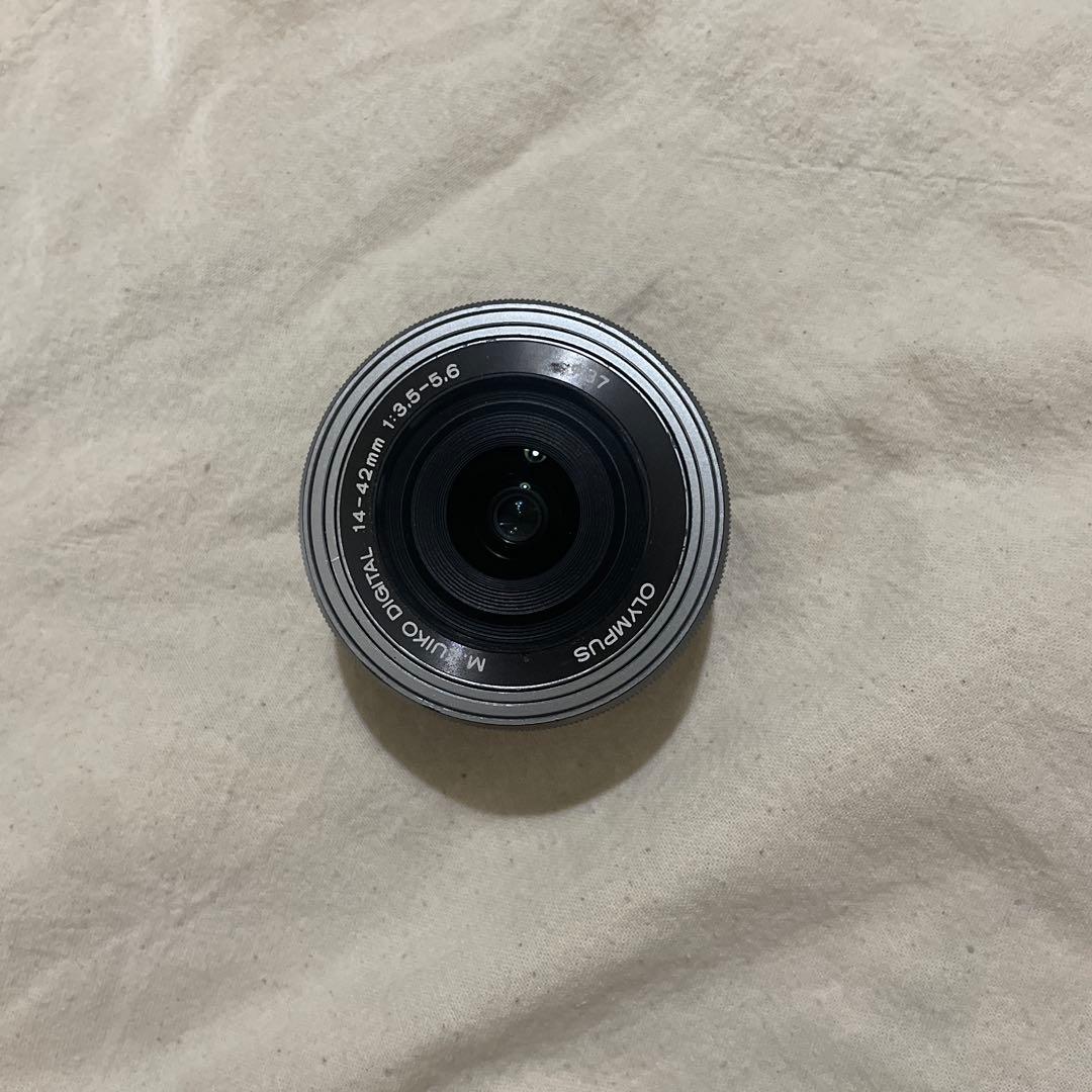 オリンパス 電動パンケーキレンズ M.ZUIKO 14-42mm silver