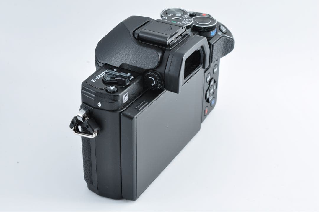 ■ほぼ新品■OLYMPUS OM-D E-M10 Mark III ダブルズーム