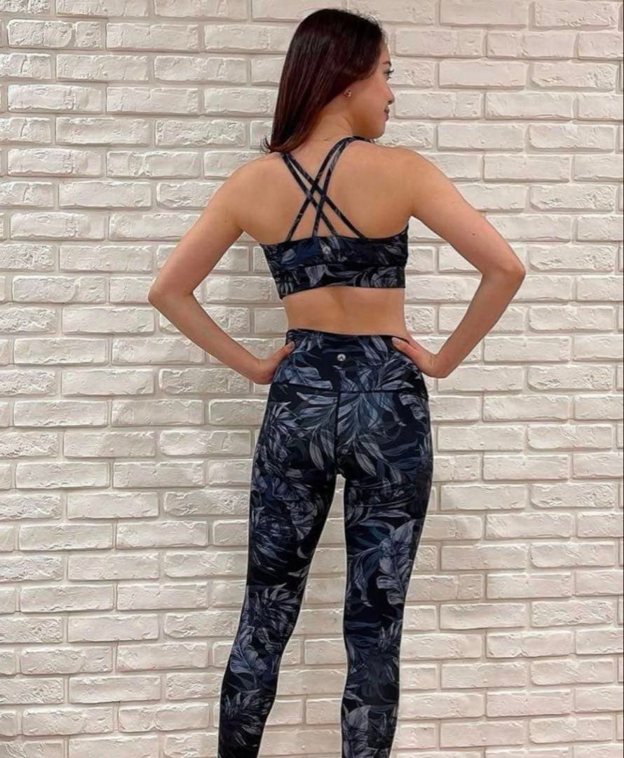 sukala未使用品レギンス&トップス　ボタニカル柄