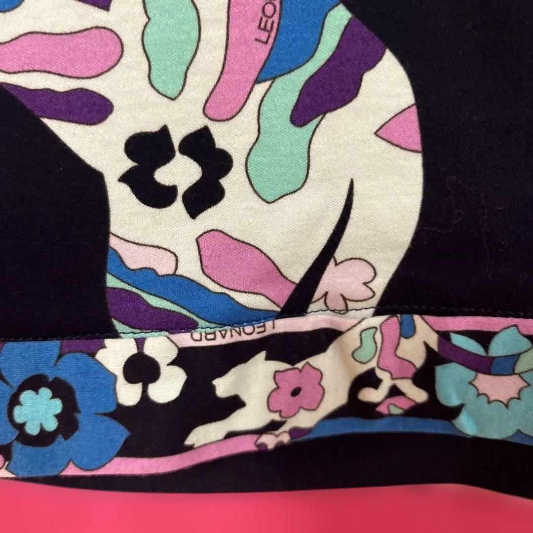 レオナール スポーツ　長袖トップス　38 紺色　猫に花柄　30%引きセール中