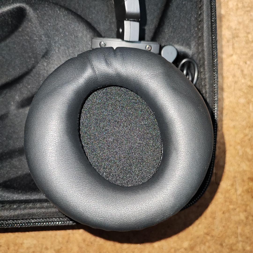 Brookstone LED付き 高機能 ネコ耳ヘッドフォン AXENTWEAR