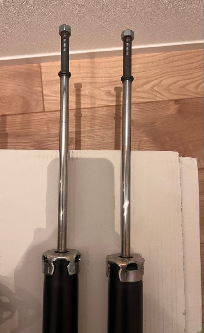 エスティマ　ハイブリッド　AHR20W 純正ショック&サスペンション