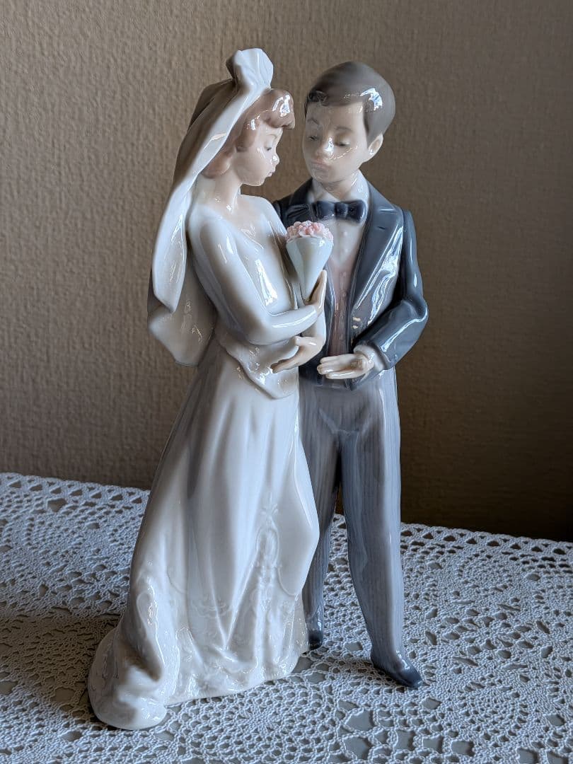 LLADRO ウェディング新郎新婦の陶器