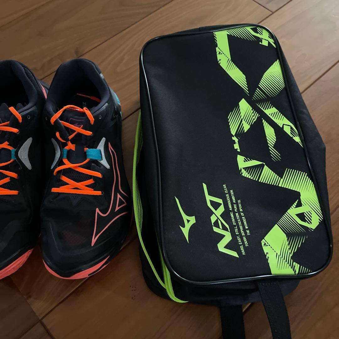 ウェーブライトニングZ8ミズノ限定カラー