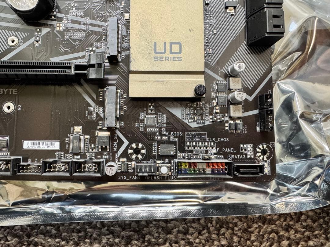 GIGABYTE Z590 UD AC マザーボード