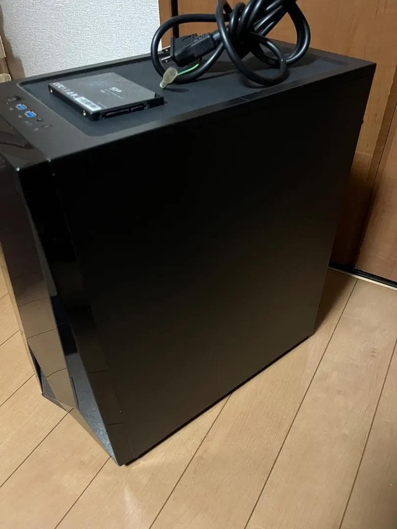 【ジャンク品】ゲーミングPC/モニタ/ワイヤレスキーボード×３など