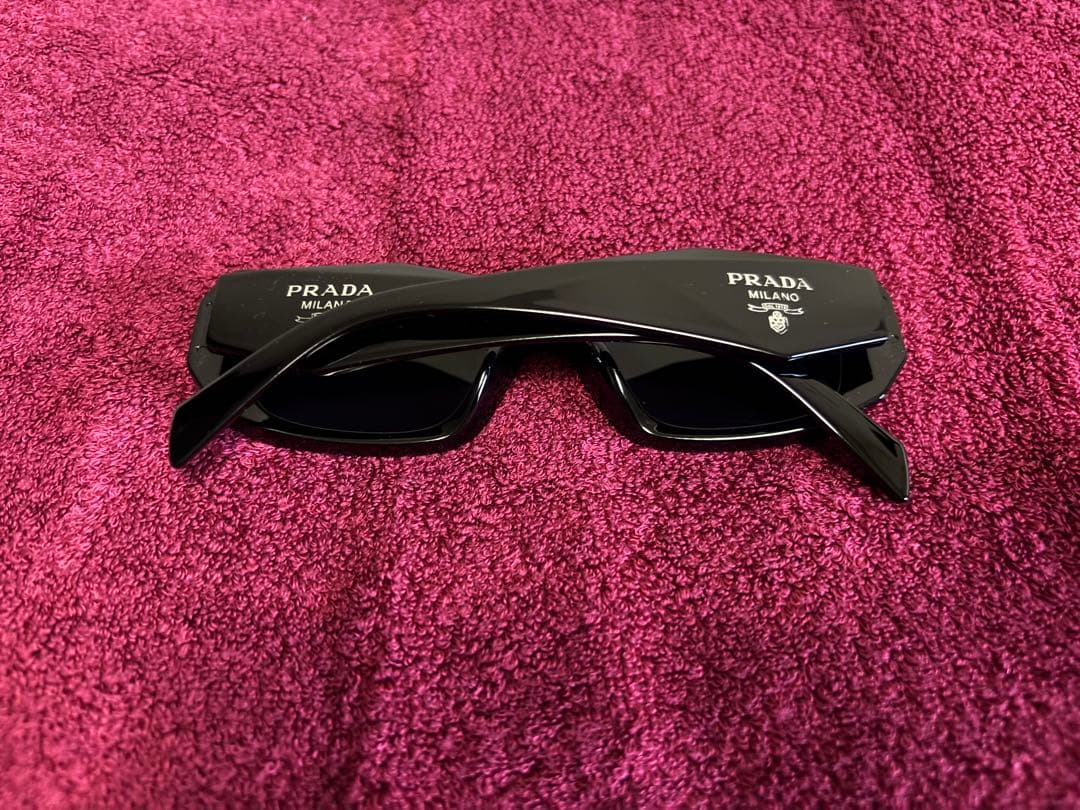【極美品!!】ブラック スクエアサングラス ミラノ プラダ好きに 即購入OK