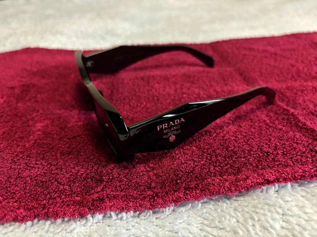 【極美品!!】ブラック スクエアサングラス ミラノ プラダ好きに 即購入OK