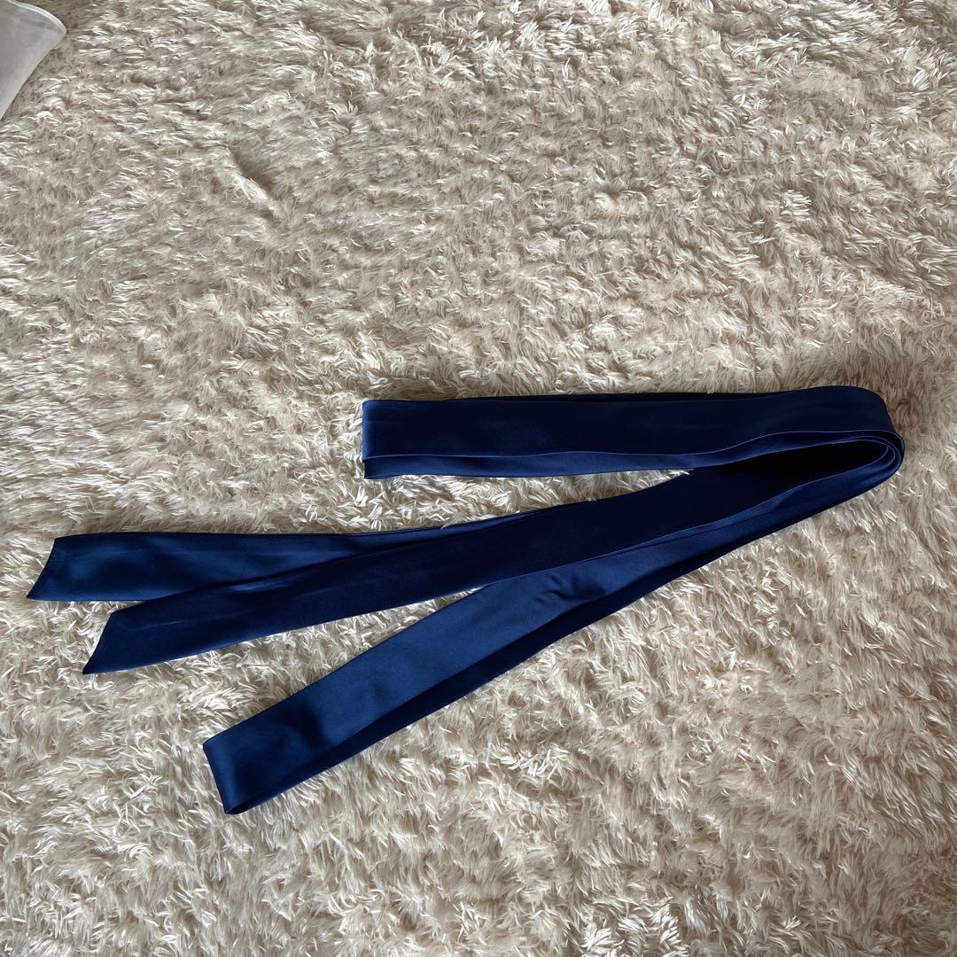 美品　キッズドレス　140 ステージドレス　リボン　発表会　白紺　花柄刺繍