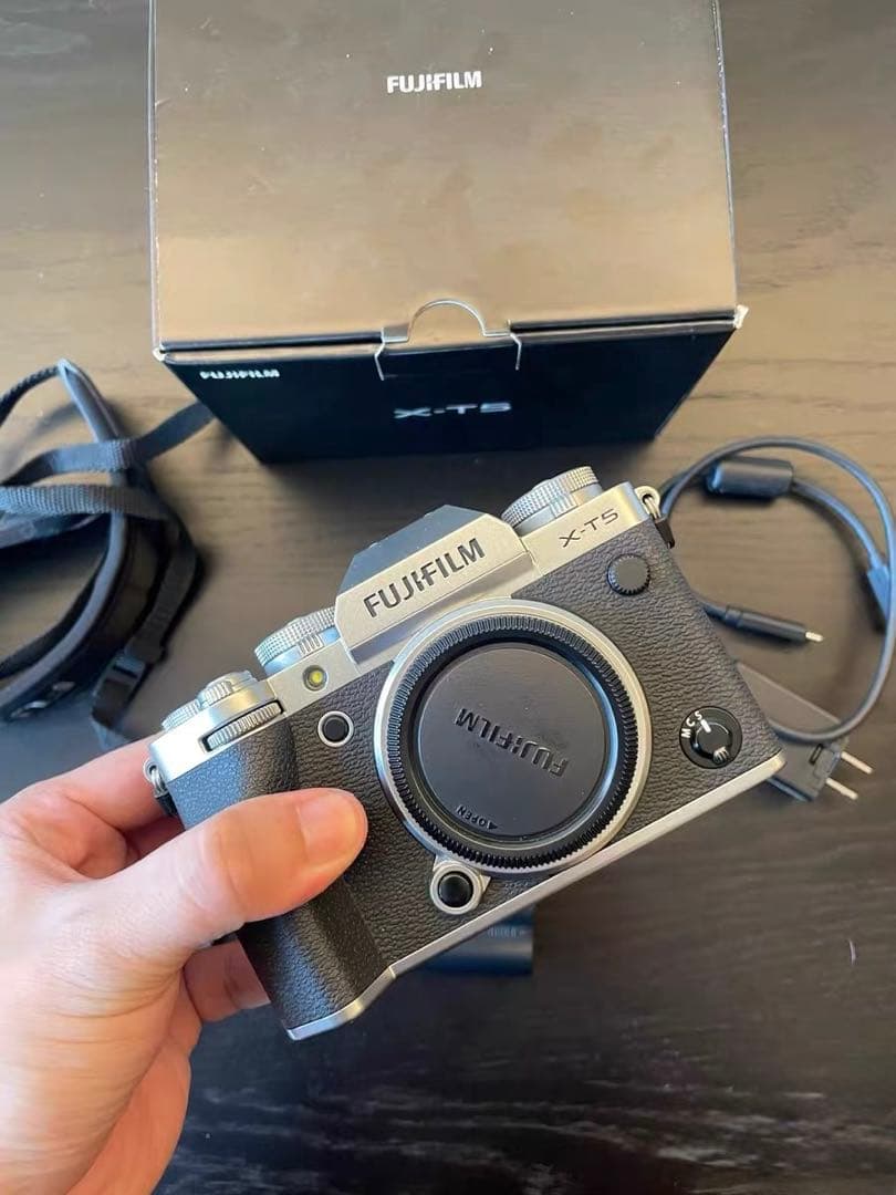 FUJIFILM X-T5 デジタル一眼レフカメラ 本体