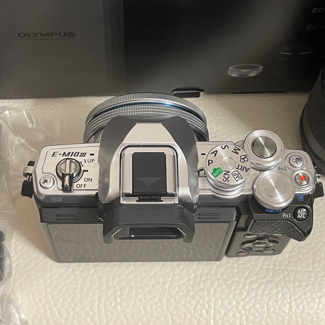 OM-D E-M10 Mark III ダブルズーム