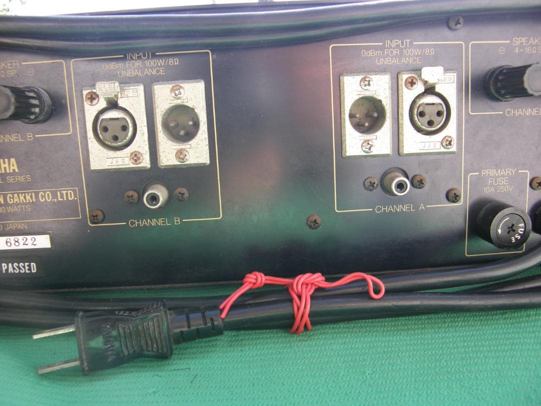 ヤマハ　アンプリファイヤーP2100ジャンク品の出品です❣