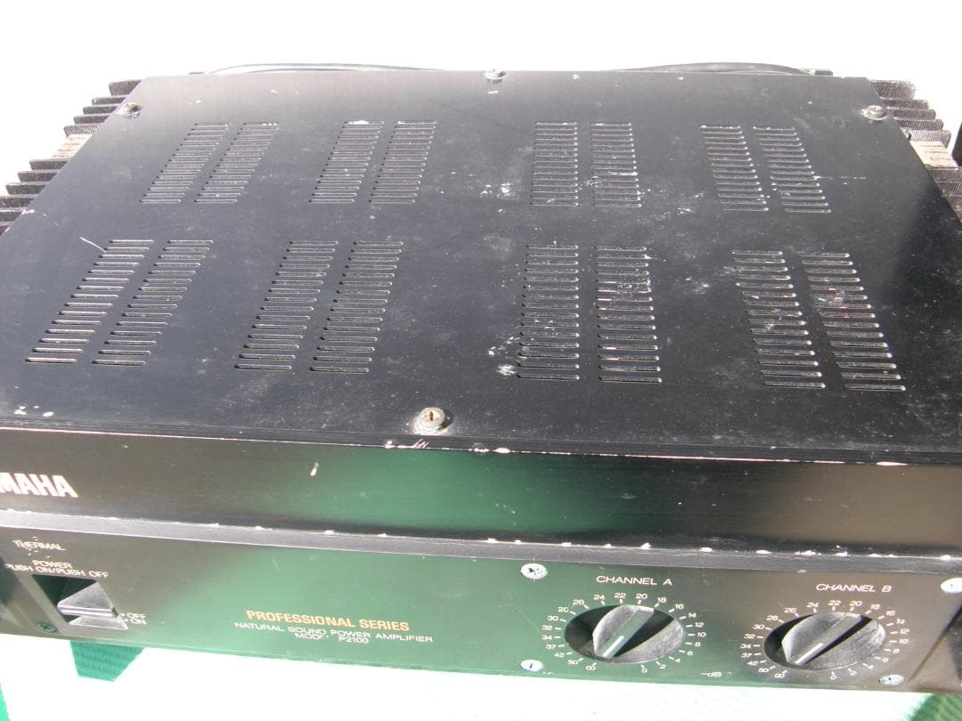 ヤマハ　アンプリファイヤーP2100ジャンク品の出品です❣